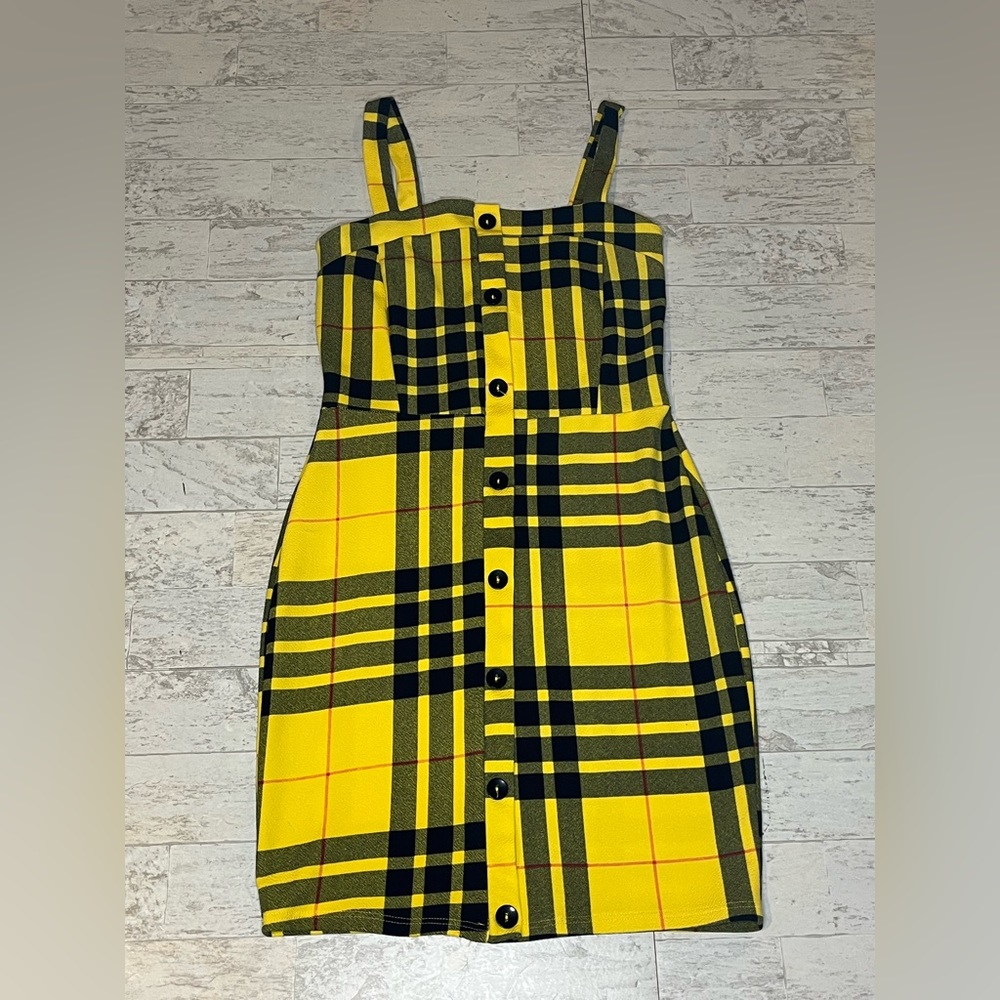 Charlotte Russe Black and Yellow plaid dress with buttons size M